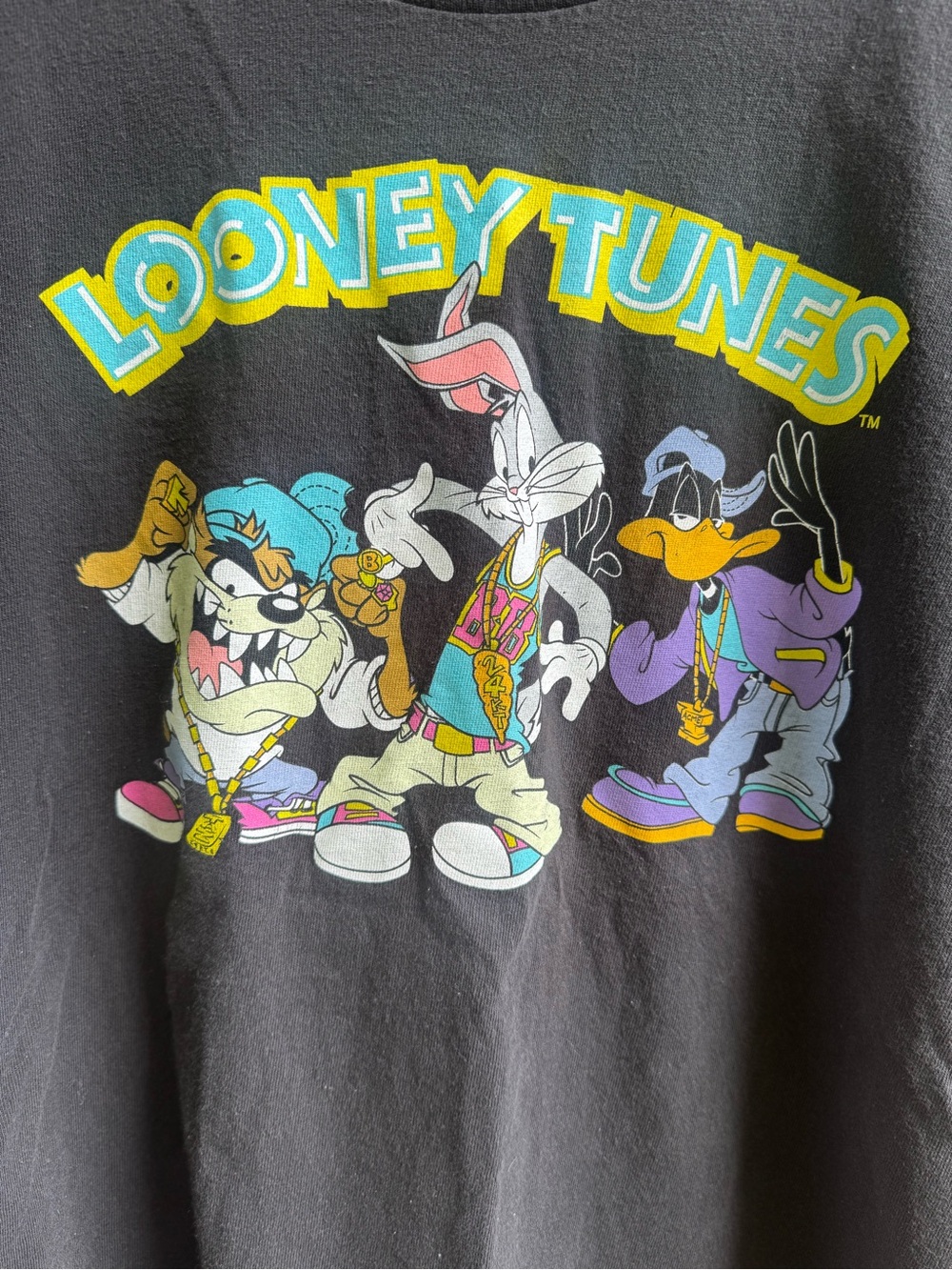 Warner Bros. Black Looney Tunes Hip Hop Graphic Tee with Yellow & Blue Logo Larg - Picture 2 of 7